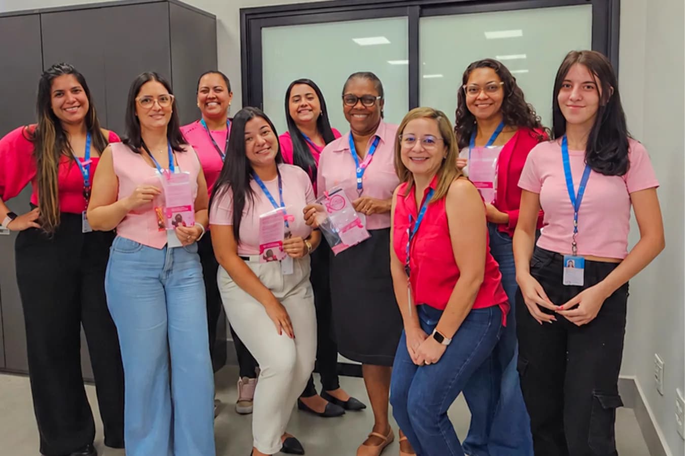 Outubro Rosa na Safetline reforça a conscientização sobre a saúde da mulher entre colaboradores